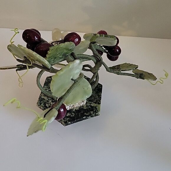 VIntage Jade and Alabaster Grape Tabletop Sculpture Decor - Picture 6 of 10